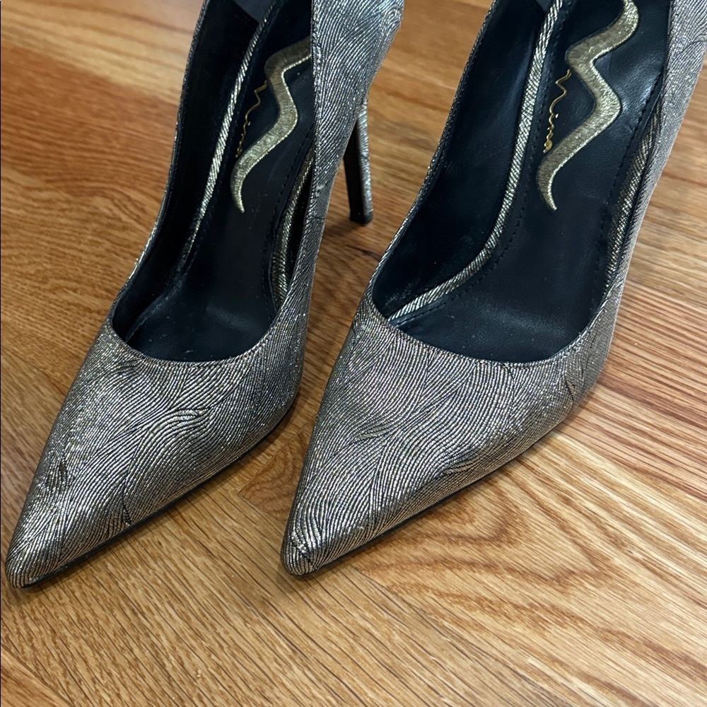 Nina Women's metallic antique gold Sparkle Pointed-Toe Pumps stiletto textured 7